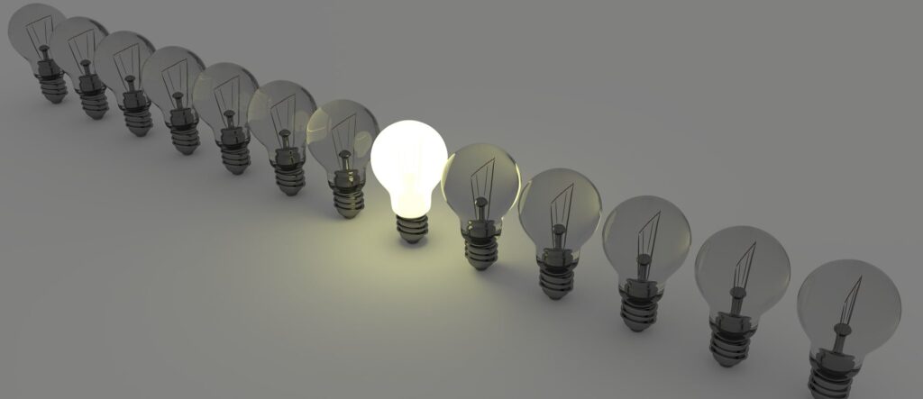 colin00b-light-bulbs-1125016_1920